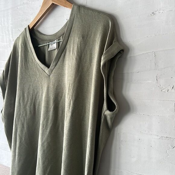 MOD ref women’s size small V-neck oversized T-shirt - Picture 3 of 3